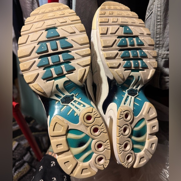Like NEW Nike Air Max plus - Picture 2 of 2